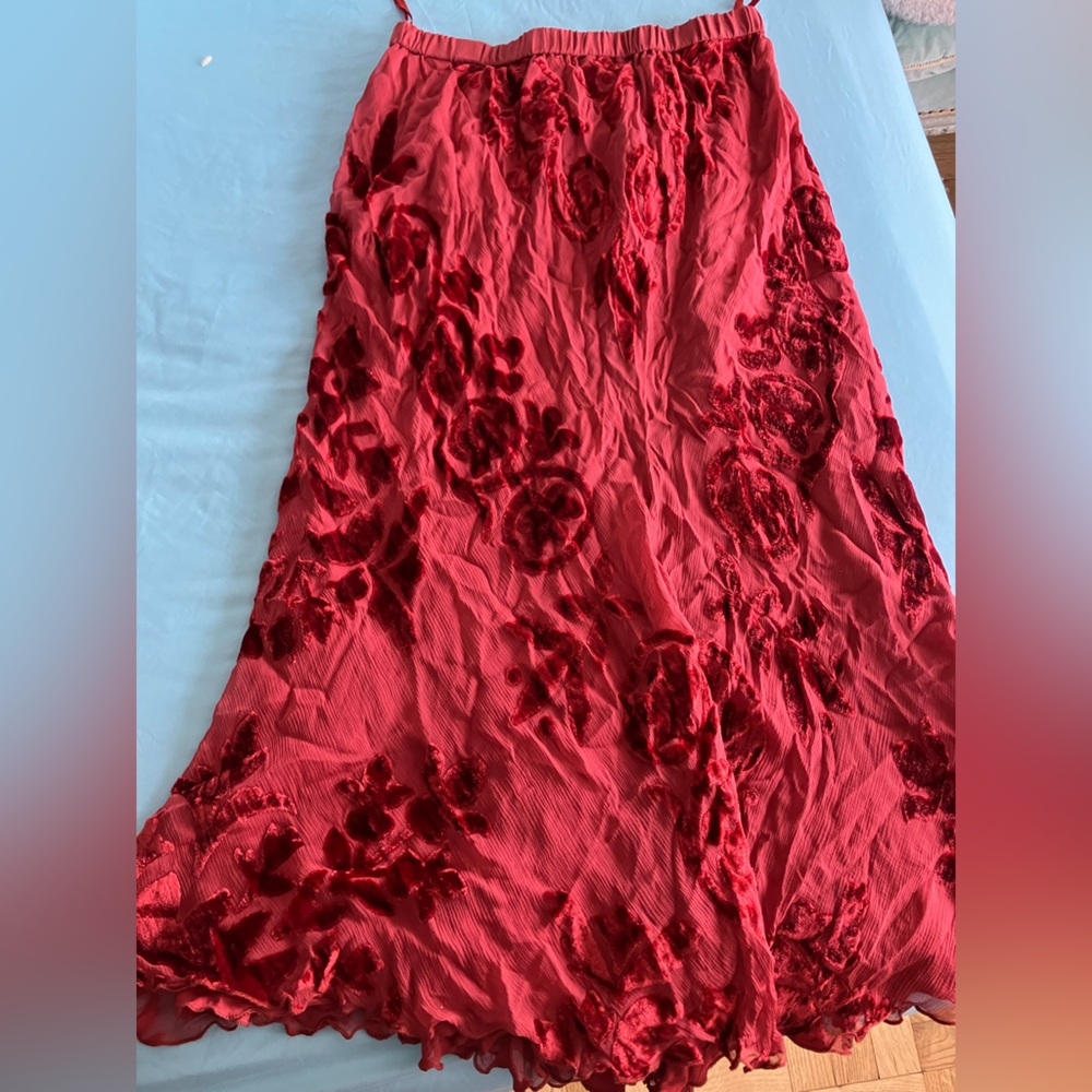 Chic Red Floral Maxi Skirt